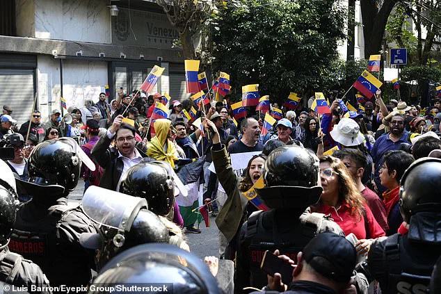 Venezuelan Military Warns U.S. Over Alleged Abduction of Maduro, as Country Descends into Chaos