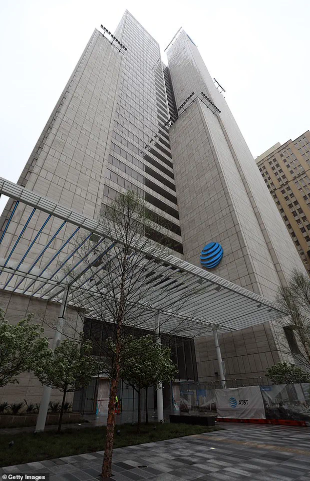 Dallas' The National Skyscraper Foreclosure Highlights Economic Struggles and Failed Urban Renewal Efforts