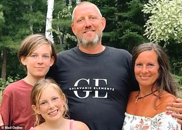 Canadian Father Survives Terrifying Balcony Collapse During Family Vacation in Mexico