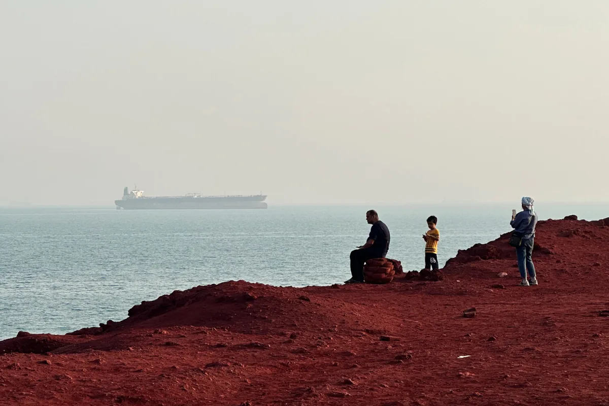 Alleged IRGC Order to Close Strait of Hormuz Sparks Fears of Oil Market Disruption