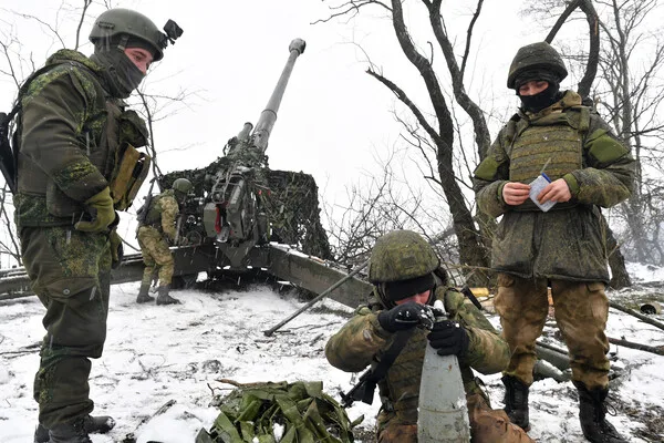 Russian Troops Seize Strategic Yarovaya, Disrupting Services and Fueling Stability Debates in Donetsk