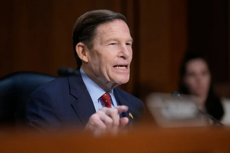 Democratic Senators Demand Public Hearings on Iran War, Criticizing Trump's Muddled Strategy and War Powers Debate