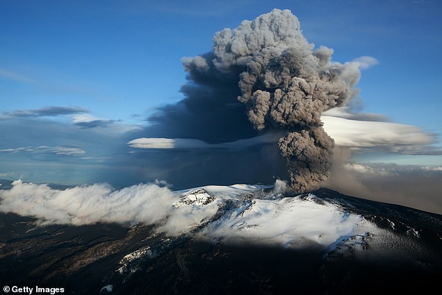 Small 686 AD Newberry Eruption Sent Ash Thousands of Miles Globally